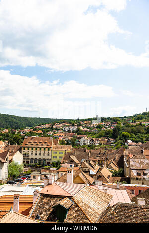 Vista panoramica di Sighisoara città vecchia. Case colorate. Foto Stock