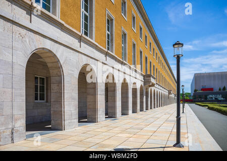 WEIMAR, Germania - circa luglio, 2019: La Gauforum di Weimar in Turingia, Germania Foto Stock