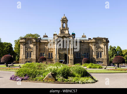 Cartwright Hall, la Civica Galleria d'arte in Lister Park, Bradford, West Yorkshire, Inghilterra Foto Stock