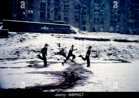 Glasgow Scozia 1977 visto nella nave Govan area del cantiere della classe operaia area povera di Glasgow in inverno del 1976 Foto Stock