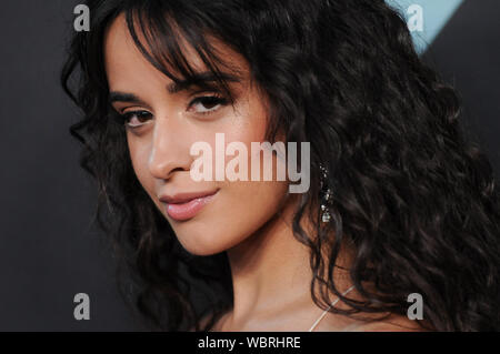 Newark, Stati Uniti d'America. Il 27 agosto, 2019. Camila Cabello assiste il 2019 Video MTV Video Music Awards tenutosi presso il Prudential Center a Newark, NJ Credito: SOPA Immagini limitata/Alamy Live News Foto Stock