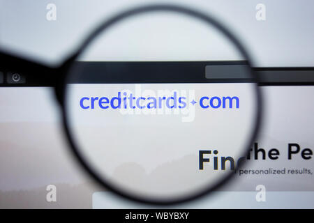 Los Angeles, California, Stati Uniti d'America - 21 Joule 2019: Editoriale illustrativa di CREDITCARDS.COM website homepage. Carte di credito logo visibile sullo schermo di visualizzazione. Foto Stock