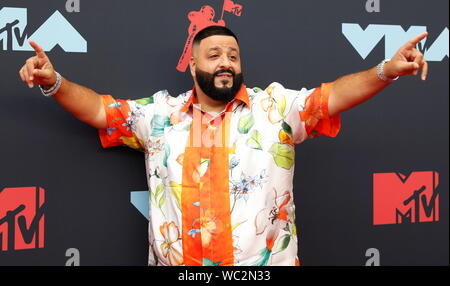 Newarke, STATI UNITI D'AMERICA. 26 Ago, 2019. DJ Khaled arriva sul tappeto rosso al trentaseiesimo annuale degli MTV Video Music Awards a Prudential Center a Newark, NJ, Lunedì 26 Agosto, 2019. Credito: UPI/Alamy Live News Foto Stock