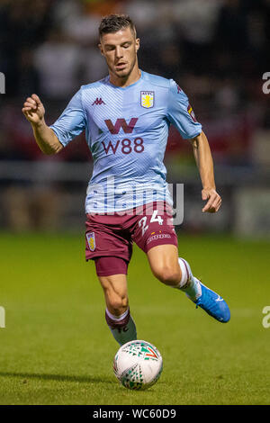 Il 27 agosto 2019; Gresty Road, Crewe, Cheshire, Inghilterra; English Football League Cup Carabao, Crewe Alexandra versus Aston Villa; Frederic Guilbert di Aston Villa - rigorosamente solo uso editoriale. Nessun uso non autorizzato di audio, video, dati, calendari, club/campionato loghi o 'live' servizi. Online in corrispondenza uso limitato a 120 immagini, nessun video emulazione. Nessun uso in scommesse, giochi o un singolo giocatore/club/league pubblicazioni Foto Stock