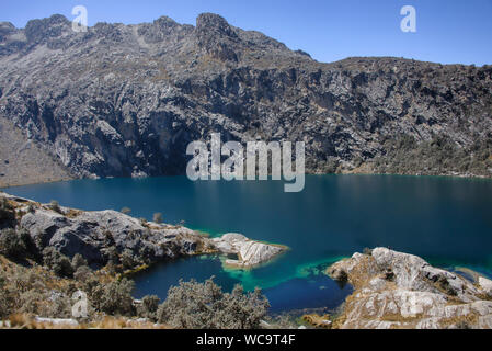 Laguna Churup e Nevado Churup, Parco Nazionale del Huascaran, Huaraz, Perù Foto Stock