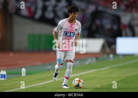 Osaka, Giappone. 11 Ago, 2019. Un Yong Woo (Tosu) Calcio/Calcetto : Giapponese '2019 Meiji Yasuda J1 League" corrispondono tra Cerezo Osaka 1-2 Sagan Tosu a Yanmar Stadium Nagai di Osaka in Giappone . Credito: Mutsu Kawamori/AFLO/Alamy Live News Foto Stock