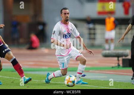 Osaka, Giappone. 11 Ago, 2019. Isaac Cuenca (Tosu) Calcio/Calcetto : Giapponese '2019 Meiji Yasuda J1 League" corrispondono tra Cerezo Osaka 1-2 Sagan Tosu a Yanmar Stadium Nagai di Osaka in Giappone . Credito: Mutsu Kawamori/AFLO/Alamy Live News Foto Stock