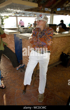 Capitano Don, pionier e proprietario del capitano Don's Habitat, famose dive hotel e resort, Kralendijk, Bonaire, Antille olandesi Foto Stock