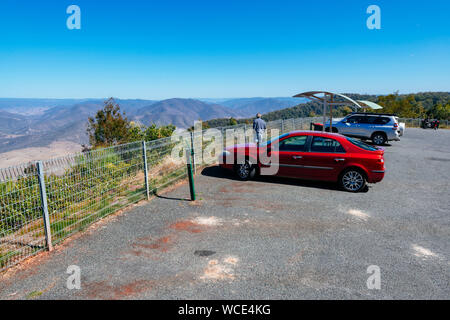 Si affacciano su di Woko National Park, Monkeycot Riserva Naturale e il giro Valle da Carson Pioneer Lookout, Mare di eseguire, NSW, Australia. Foto Stock