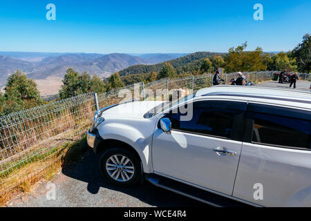 Si affacciano su di Woko National Park, Monkeycot Riserva Naturale e il giro Valle da Carson Pioneer Lookout, Mare di eseguire, NSW, Australia. Foto Stock