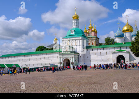 SERGIYED POSAD, Russia - 3 agosto 2019: La Trinità Lavra di San Sergio è il più importante monastero russo e il centro spirituale del Russ Foto Stock