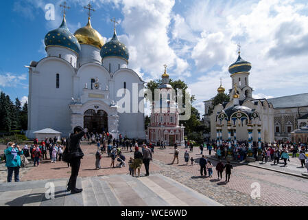 SERGIYED POSAD, Russia - 3 agosto 2019: La Trinità Lavra di San Sergio è il più importante monastero russo e il centro spirituale del Russ Foto Stock