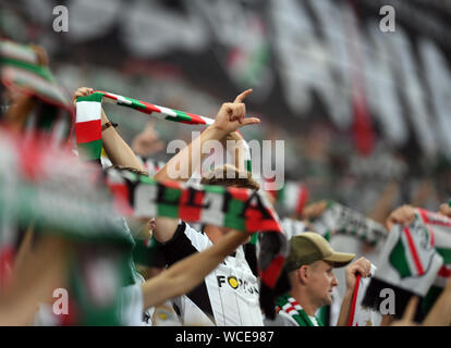 Varsavia, Polonia, agosto 22, 2019: LA UEFA Europa League qualification round Legia Warszawa - Glasgow Rangers FC: Legia Warszawa ventole Foto Stock