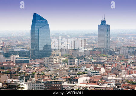 L'Italia, Lombardia, Milano, vista dalla Torre Branca sinistra Skyline Diamond Tower Foto Stock