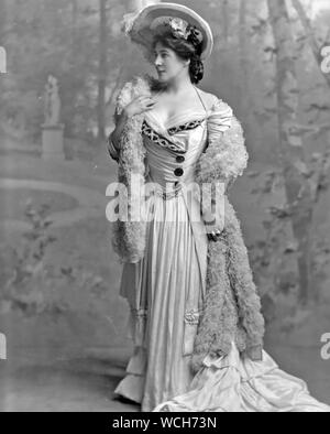 LILLIE LANGTRY (1853-1929) attrice anglo-americano e socialite Foto Stock