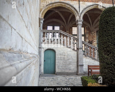 Ottobre 2018 - Mechelen, Belgio: edificio del sedicesimo secolo nel cortile interno del palazzo di Margherita d'Austria nel centro della città Foto Stock