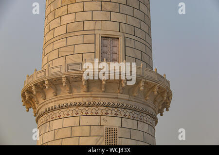 Dettaglio di intricati minareti al Taj Mahal, Agra, Uttar Pradesh, India, Asia centrale Foto Stock