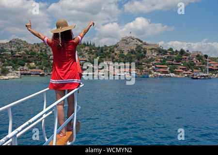 Simena è in realtà l antico nome di Lycian per esso. In turco, è noto come Kalekoy che si traduce in "Castello Village". Foto Stock