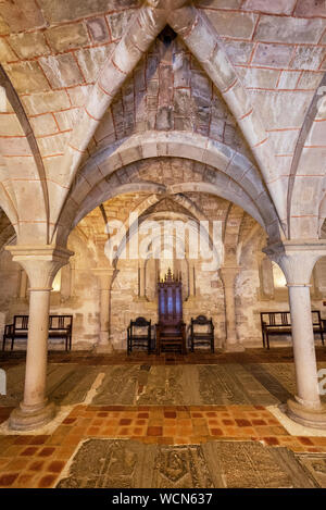 Aragona, Spagna - Agosto 11, 2019: Interno del famoso monastero cistercense di Veruela, in Aragona, Spagna . Foto Stock