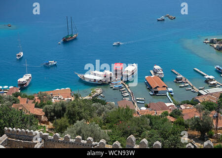 Simena è in realtà l antico nome di Lycian per esso. In turco, è noto come Kalekoy che si traduce in "Castello Village". Foto Stock