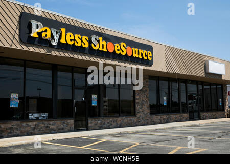 Un logo segno esterno di una chiusa Payless ShoeSource store in Youngstown, Ohio, 12 agosto 2019. Foto Stock