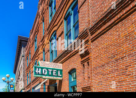 Segno per la vecchia Cadillac Hotel di Seattle, Washington Foto Stock