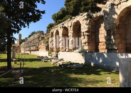 La Stoa di Eumenes, Acropolis versante sud, Atene Foto Stock