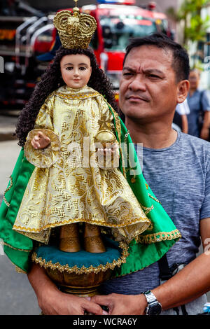 La processione fluviale, Dinagyang Festival, Iloilo City, Panay Island, Filippine. Foto Stock