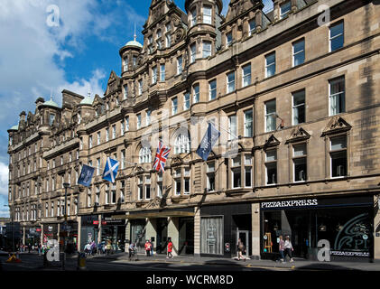 Hilton Edinburgh Carlton Hotel sul North Bridge nel centro di Edimburgo, Scozia, Regno Unito. Foto Stock