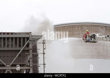 Slough, Regno Unito. 28 Agosto, 2019. Incendio presso il sito di Slough Trading Station Wagon Power Station Credit: Andrew Spiers/Alamy Live News Foto Stock