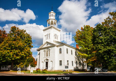 Old First Congregational Church, Bennington, VT , Vermont, USA, Stati Uniti, autunno New England autunno alberi ispirazione parrocchia esterno, autunno Foto Stock