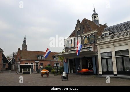 Il mercato dei formaggi, downtown, Edam, Paesi Bassi, Europa Foto Stock