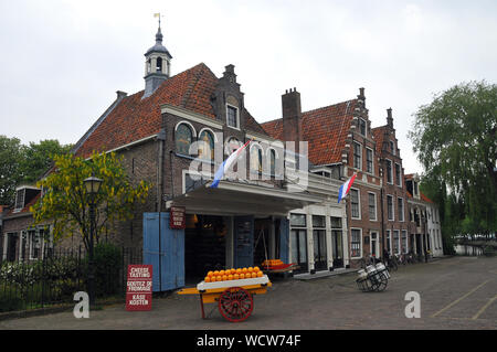 Il mercato dei formaggi, downtown, Edam, Paesi Bassi, Europa Foto Stock