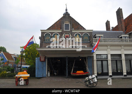 Il mercato dei formaggi, downtown, Edam, Paesi Bassi, Europa Foto Stock