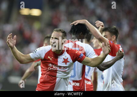 Sinobo Stadium, Praga. 28 Agosto, 2019. JAN BORIL di Slavia Praga punteggi e celebra un obiettivo durante la partita di football Champions' League 4° turno di qualificazione incontro di ritorno: Slavia Praga vs Cluj-Napoca nel Sinobo Stadium, Praga, Repubblica ceca, 28 agosto 2019. Credito: Katerina Sulova/CTK foto/Alamy Live News Foto Stock