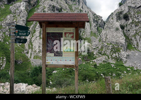 Percorso escursionistico mappa, Poncebos, Picos de Europa, Spagna Foto Stock
