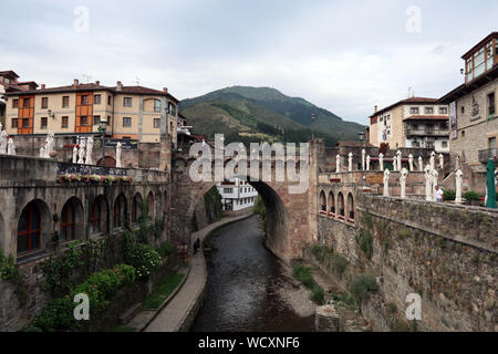 Potes, Cantabria, SPAGNA Foto Stock