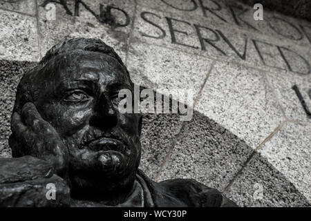 Sud Africa Rhodes Memorial sulle pendici del Cape Town Devil's Peak onori British colonialista, politico e magnate minerario Cecil John Rhodes Foto Stock