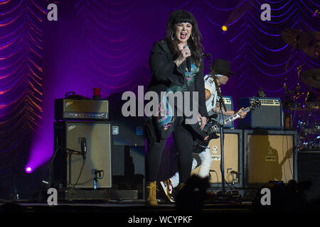 Agosto 27, 2019, Chula Vista, California, U.S: Ann Wilson della rock band cuore suona dal vivo sul palco durante il loro amore vivo Tour a North Island Credit Union anfiteatro. (Credito Immagine: © KC Alfred/ZUMA filo) Foto Stock