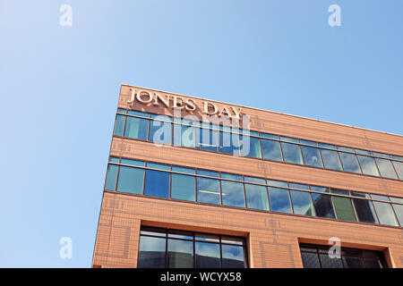 Jones Day Headquarters su Lakeside Avenue e East 9th Street nel centro di Cleveland, Ohio, Stati Uniti. Uno dei più grandi studi legali negli Stati Uniti Foto Stock