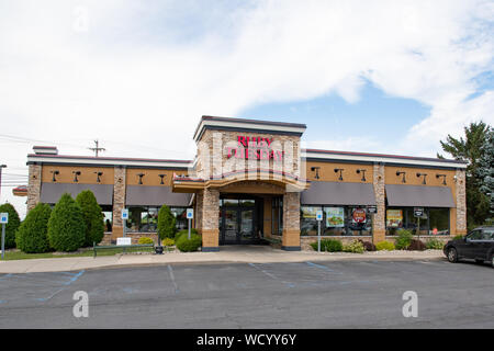 Un ristorante Ruby Tuesday edificio di Amsterdam, NY, un ristorante della catena Foto Stock