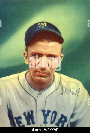 Firmato a colori per foto di Carl Hubbell che era una stella della Major League Baseball player negli anni Trenta e Quaranta. Foto Stock