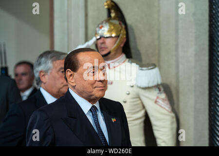 Roma, Italia. 28 Agosto, 2019. leader della "Forza Italia" Silvio Berlusconi vede dopo un incontro con il presidente italiano Sergio Mattarella per le consultazioni con i partiti politici e la formazione del nuovo governo al palazzo del Quirinale a Roma. Credito: SOPA Immagini limitata/Alamy Live News Foto Stock