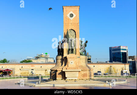 La Repubblica un monumento in Taksim sq. in Istanbul. Foto Stock