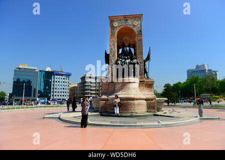 La Repubblica un monumento in Taksim sq. in Istanbul. Foto Stock