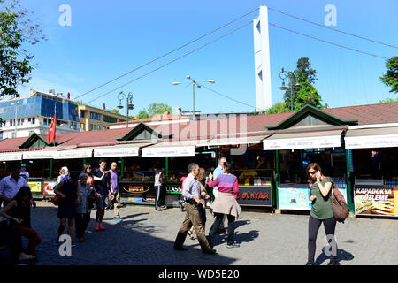 I fornitori di prodotti alimentari in Ortakoy area di Istanbul. Foto Stock