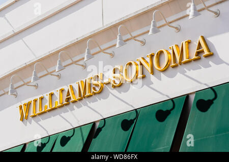 Agosto 20, 2019 Palo Alto / CA / STATI UNITI D'AMERICA - Willams-Sonoma sig store nell'esclusivo Stanford Shopping Center; Williams-Sonoma, Inc, è un American retail c Foto Stock