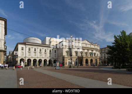 Milano, Italia (8 agosto 2019) - Vista del Teatro alla Scala di Milano, il teatro lirico più famoso in Italia Foto Stock