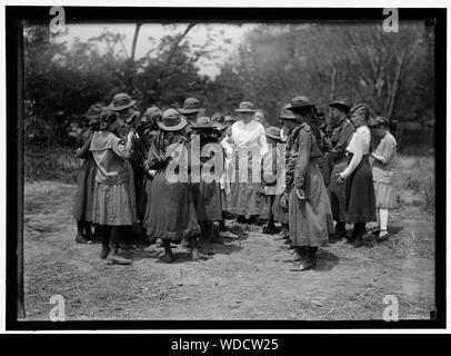 GIRL SCOUTS. Attività e giocare Abstract/medio: 1 negativi : vetro 5 x 7 in. o più piccolo Foto Stock
