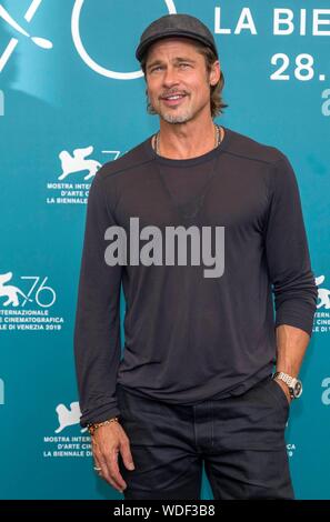 Venezia, Italia. Il 29 agosto 2019. Brad Pitt pone al photo call di " Ad Astra' durante il 76° Festival del Cinema di Venezia al Palazzo del Casinò al Lido di Venezia, Italia, il 29 agosto 2019. | Utilizzo di credito in tutto il mondo: dpa picture alliance/Alamy Live News Foto Stock